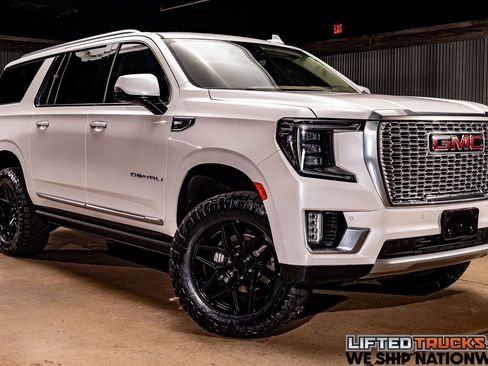 Used 2021 GMC Yukon XL Denali w/ Denali Ultimate Package image 1