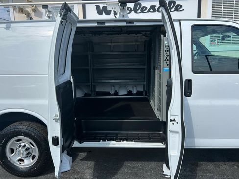 Used 2022 Chevrolet Express 2500 w/ Driver Convenience Package image 26