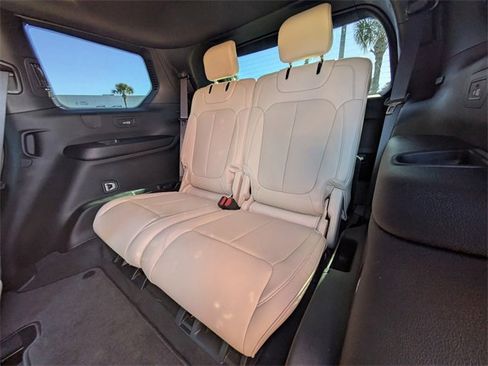 Used 2025 Jeep Grand Cherokee L Limited w/ Luxury Tech Group II image 15