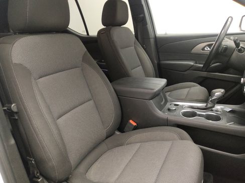 Used 2023 Chevrolet Traverse LT image 21