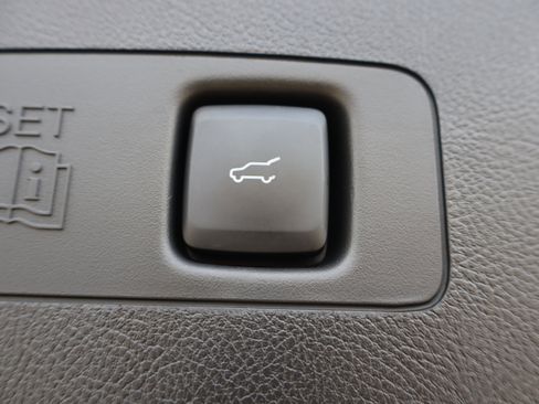 Used 2024 Lincoln Corsair Premiere w/ Rear Removable Package Tray image 27