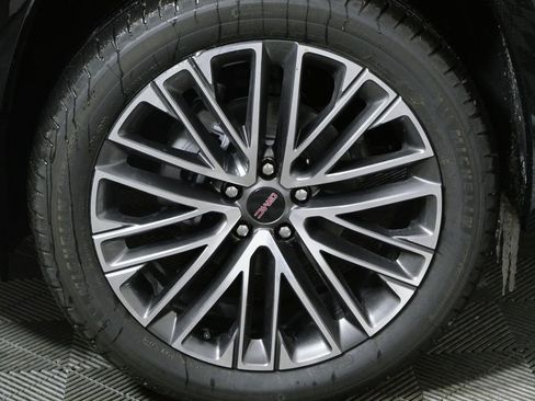 New 2026 GMC Terrain Denali w/ LPO, Black Badging Package image 9