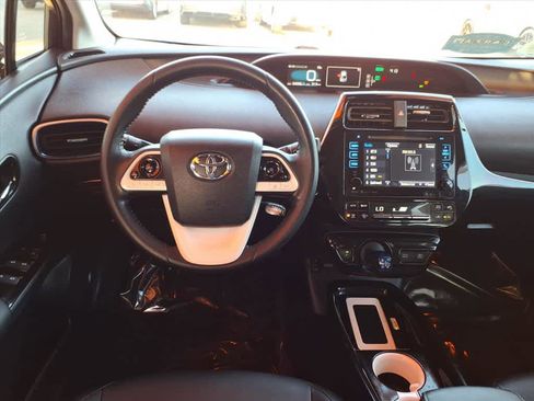 Used 2016 Toyota Prius Four Touring image 8