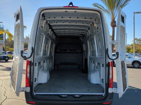 Used 2023 Mercedes-Benz Sprinter 2500 image 25