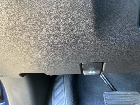 Used 2023 GMC Sierra 1500 SLT image 44