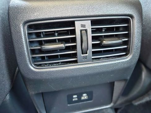 Certified 2023 Nissan Rogue SV image 29