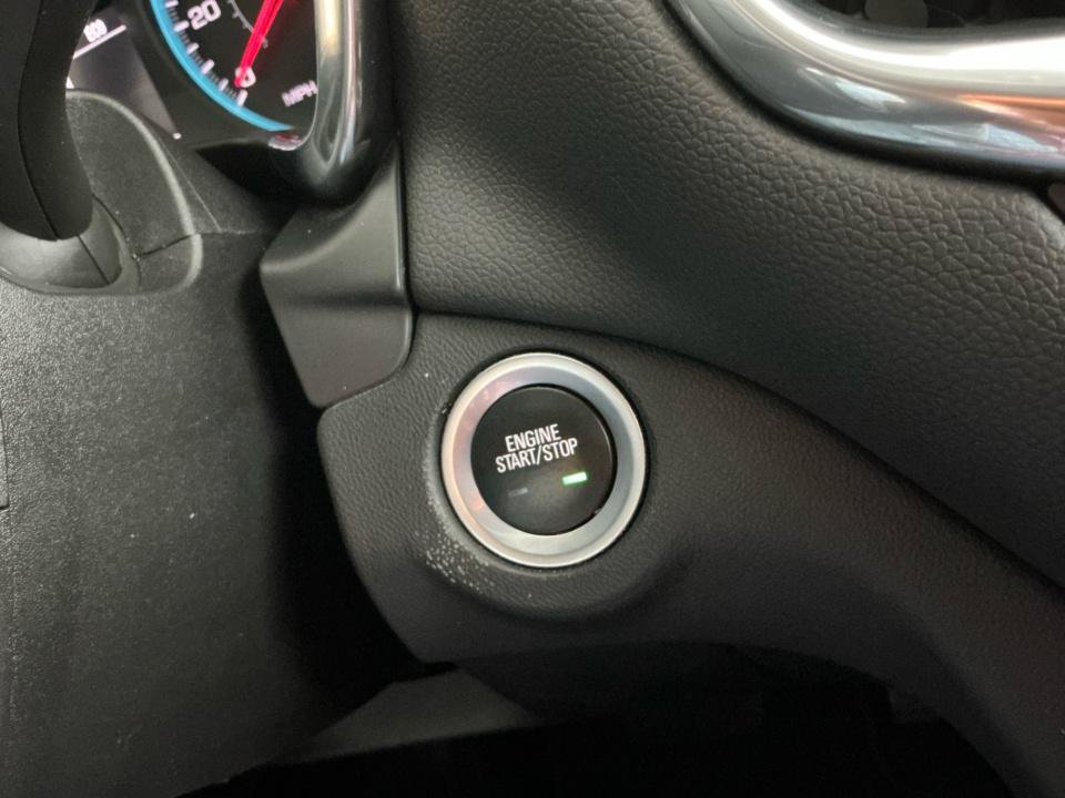 Used 2018 Chevrolet Equinox LT FWD image 24