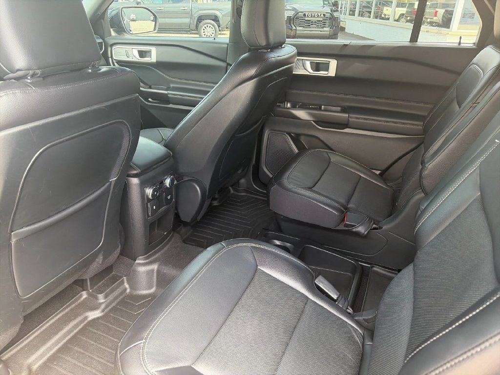 Used 2020 Ford Explorer Limited AWD/4WD image 14