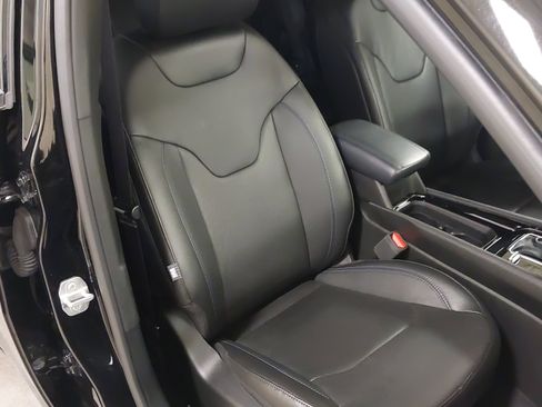 Used 2025 Jeep Compass Limited w/ High Altitude Package AWD/4WD image 27