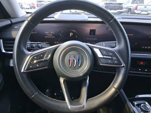 Used 2024 Buick Envision Preferred image 19