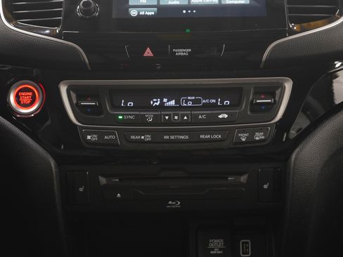 Used 2020 Honda Pilot Touring image 20