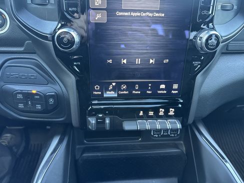 Used 2022 RAM 1500 Laramie image 25