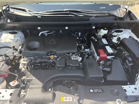 Used 2025 Toyota RAV4 LE FWD image 33