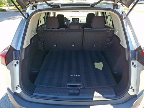 Used 2023 Nissan Rogue SV FWD image 31