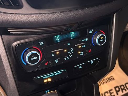 Used 2018 Ford Escape SEL image 18