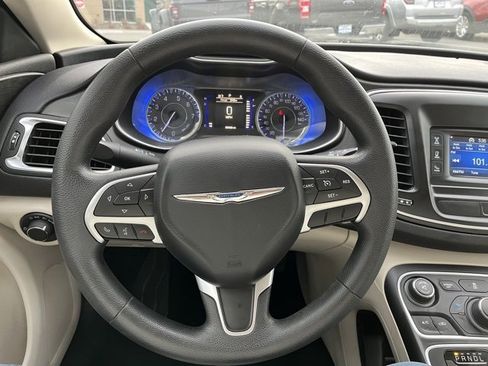 Used 2015 Chrysler 200 Limited image 39