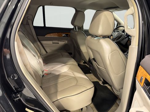 Used 2015 Lincoln MKX FWD w/ Equipment Group 101A image 10