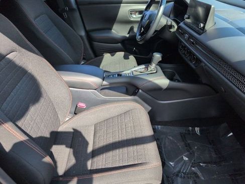 Used 2025 Honda HR-V Sport image 30