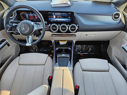 Certified 2025 Mercedes-Benz GLA 250 image 18