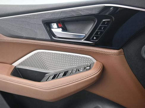 Used 2023 Acura MDX SH-AWD w/ Advance Package image 16