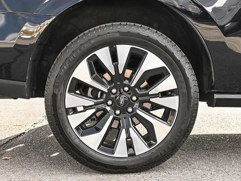 Certified 2025 Ford Expedition Platinum w/ Driver's Package AWD/4WD image 12