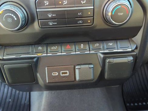Used 2021 Chevrolet Silverado 1500 Custom image 16