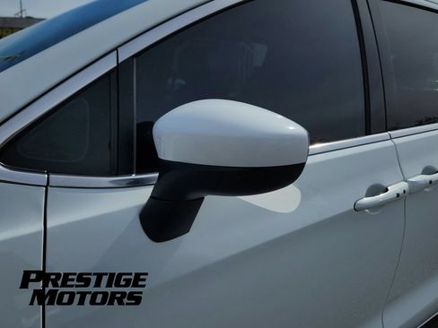 Used 2022 Chrysler Voyager LX FWD image 34