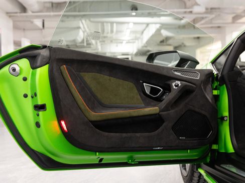 Used 2024 Lamborghini Huracan Sterrato image 12