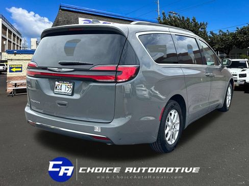 Used 2022 Chrysler Pacifica Touring-L FWD image 8