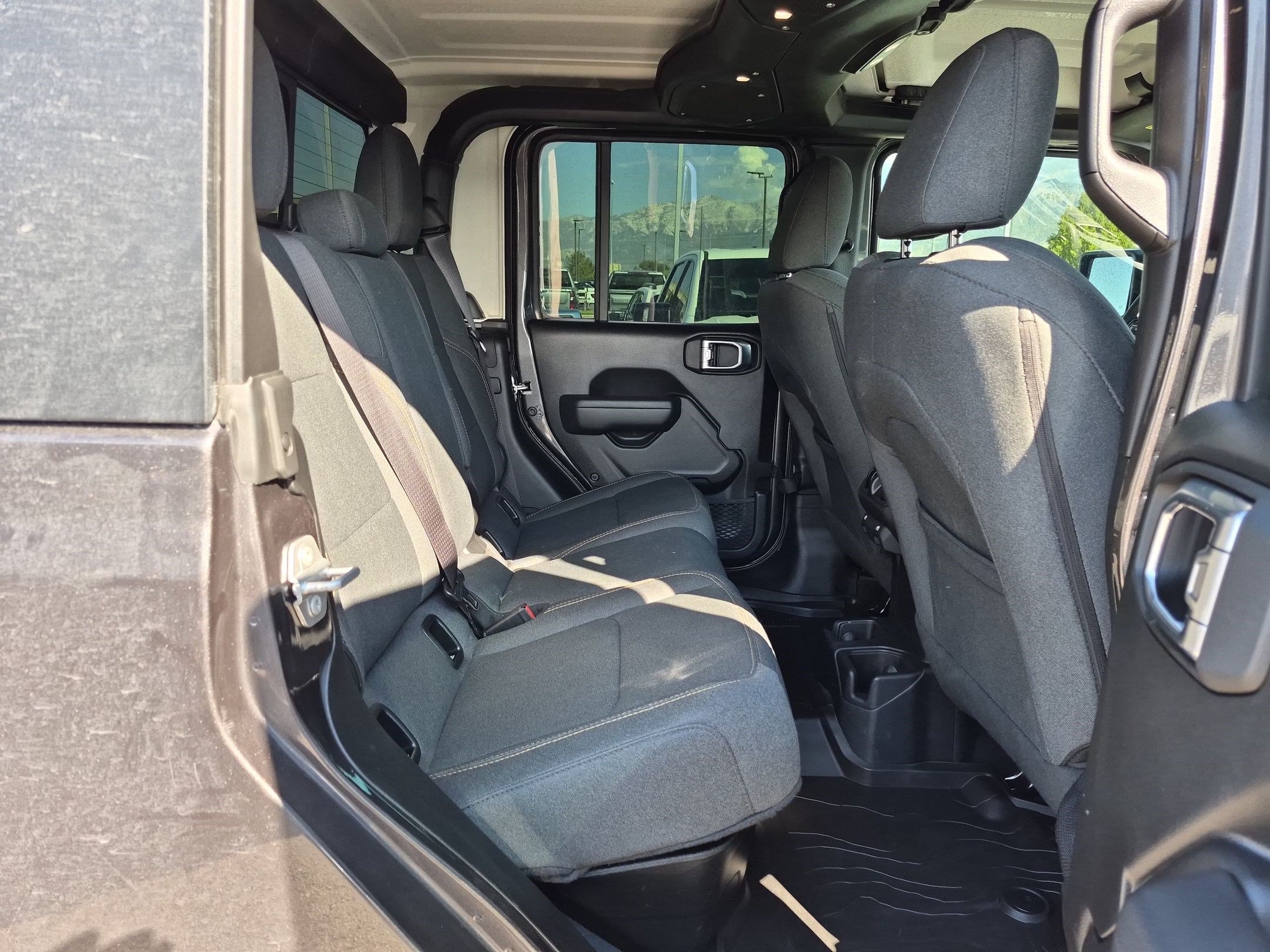 Used 2024 Jeep Gladiator Sport AWD/4WD image 29