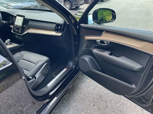Certified 2025 Volvo XC90 B6 Core AWD/4WD image 14