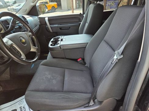 Used 2014 Chevrolet Silverado 2500 LT w/ Interior Plus Package AWD/4WD image 18