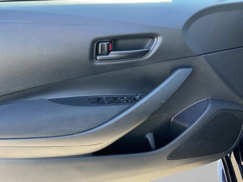 Used 2023 Toyota Corolla LE image 32