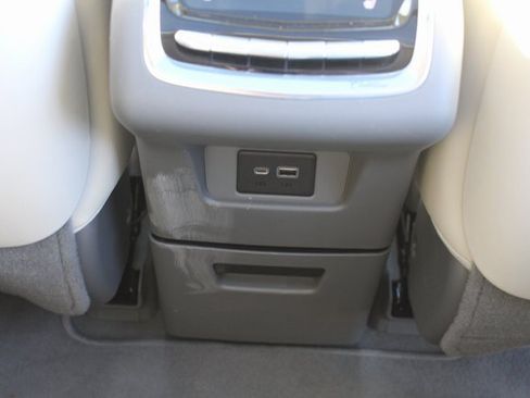 Used 2023 Cadillac XT6 Premium Luxury w/ Technology Package image 21