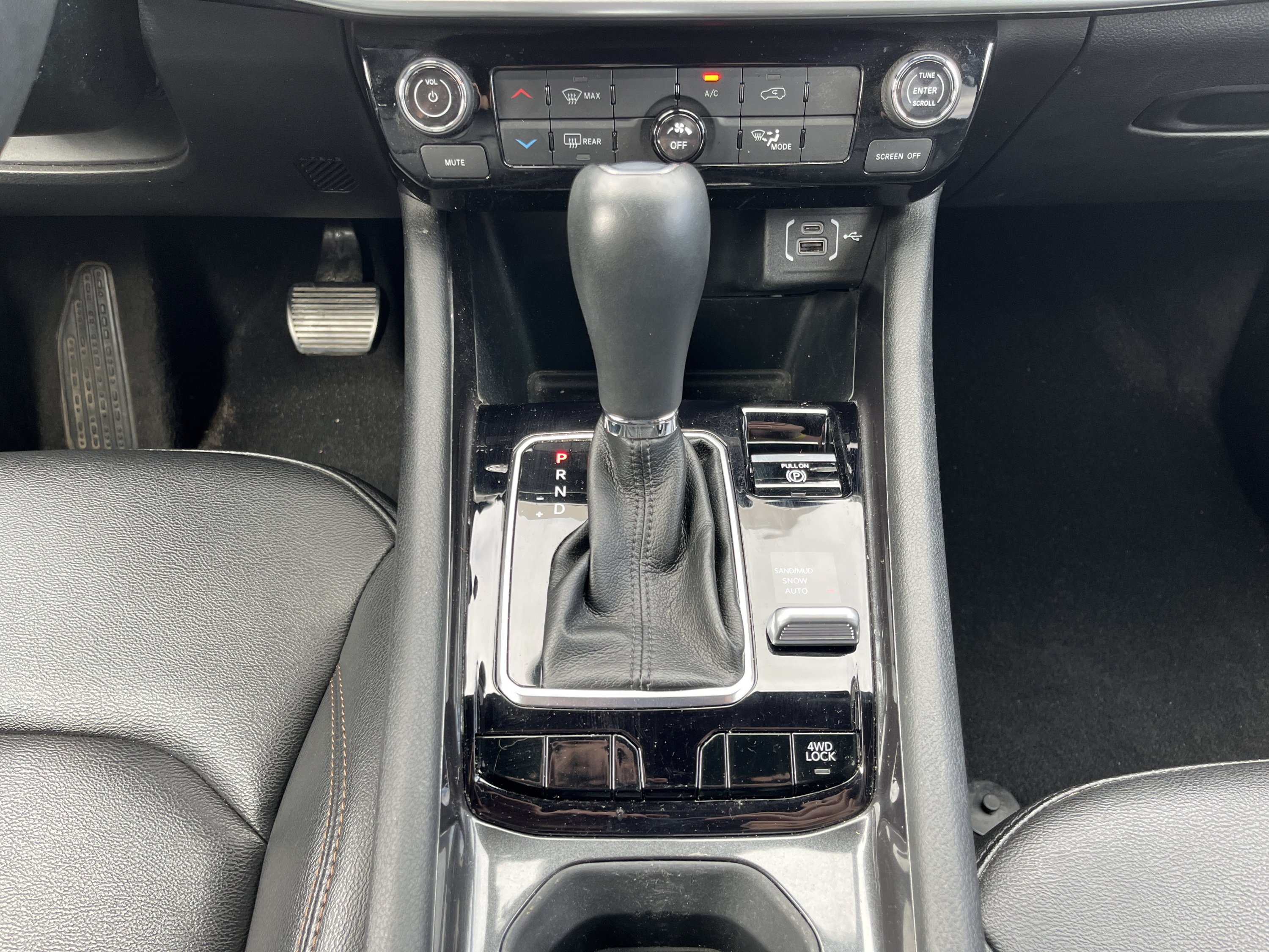 Used 2024 Jeep Compass Latitude AWD/4WD image 27