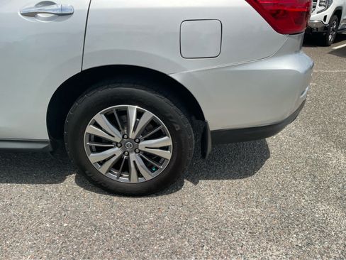 Used 2019 Nissan Pathfinder SV AWD/4WD image 8