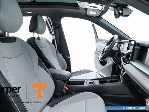 Used 2025 Volkswagen Tiguan SE R-Line AWD/4WD image 36