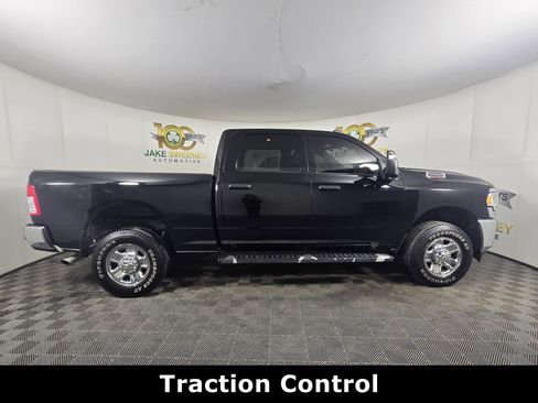 Used 2024 RAM 2500 Tradesman w/ Chrome Appearance Group image 10