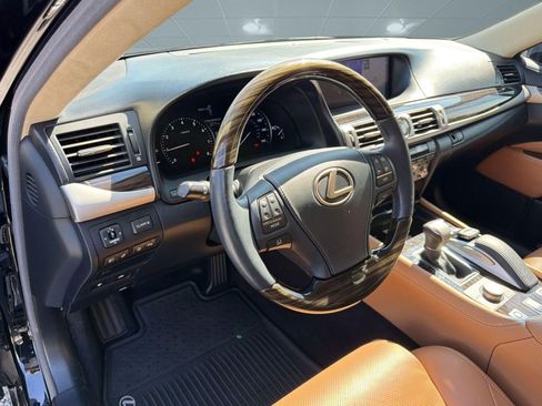 Used 2016 Lexus LS 460 w/ Comfort Package image 4