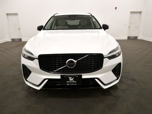 Used 2024 Volvo XC60 B5 Plus w/ Protection Package Premier AWD/4WD image 11