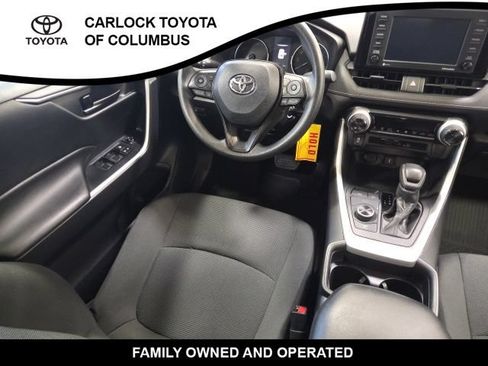 Used 2021 Toyota RAV4 LE AWD/4WD image 18