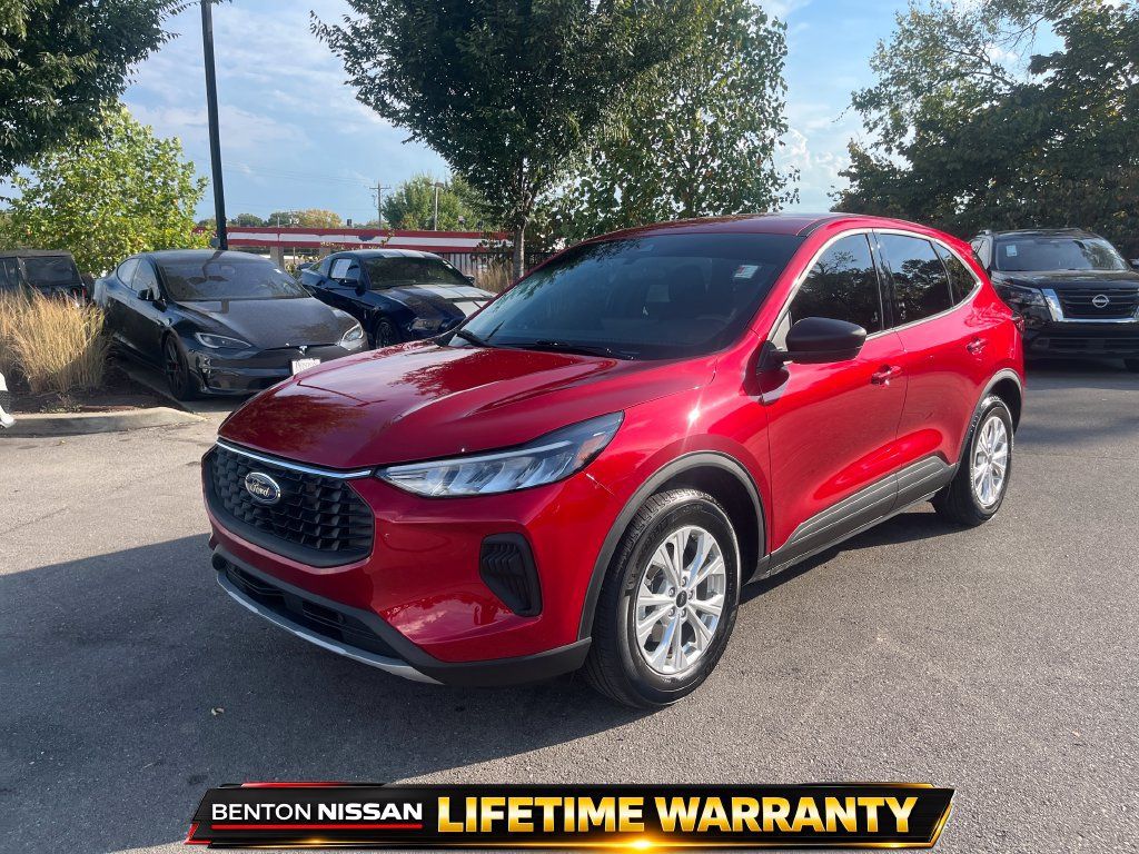 Used 2026 Ford Escape Active w/ Tech Pack #1 FWD image 4