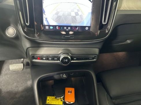 Used 2024 Volvo XC40 B5 Plus w/ Climate Package image 22