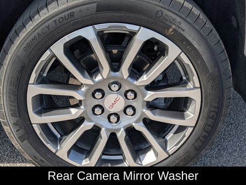 Used 2023 GMC Acadia Denali w/ Denali Ultimate Package FWD image 10