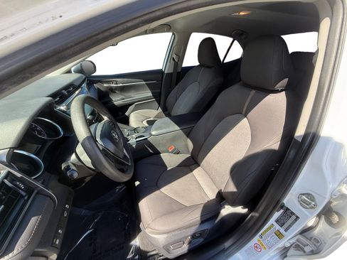 Used 2019 Toyota Camry LE w/ Carpet Mat Package FWD image 9