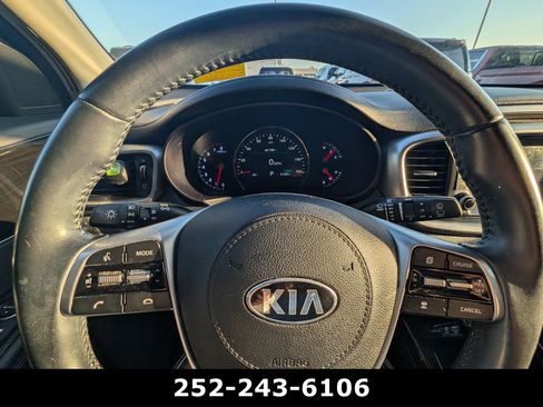 Used 2019 Kia Sorento EX FWD image 16