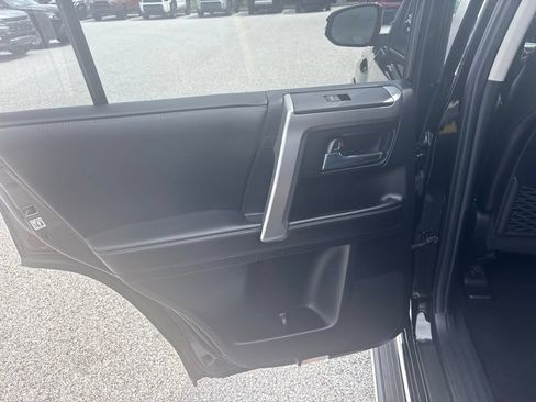 Used 2017 Toyota 4Runner Limited AWD/4WD image 22