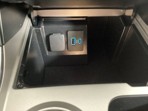 Used 2023 Ford Explorer XLT w/ Equipment Group 202A image 29