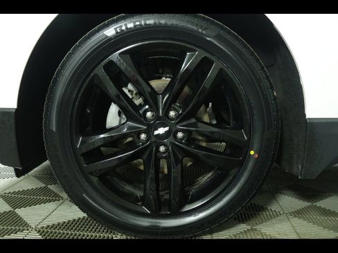 Used 2020 Chevrolet Equinox LT w/ Sport Edition image 14