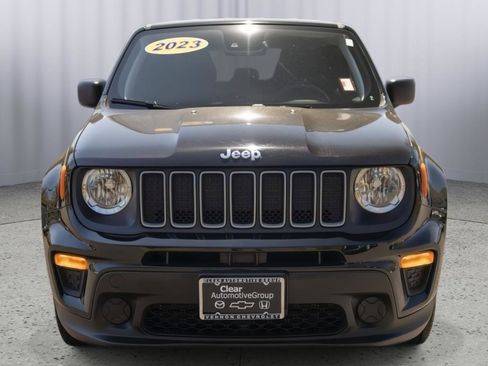 Used 2023 Jeep Renegade Latitude AWD/4WD image 18